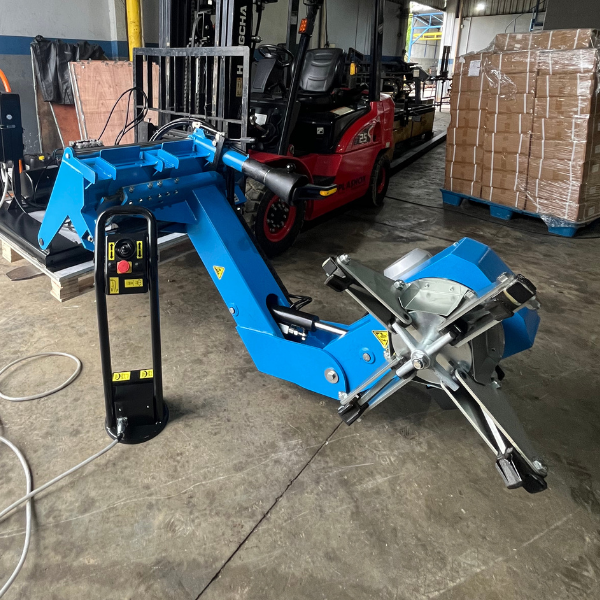 02 maquina de desmontar e montar pneus movel para van